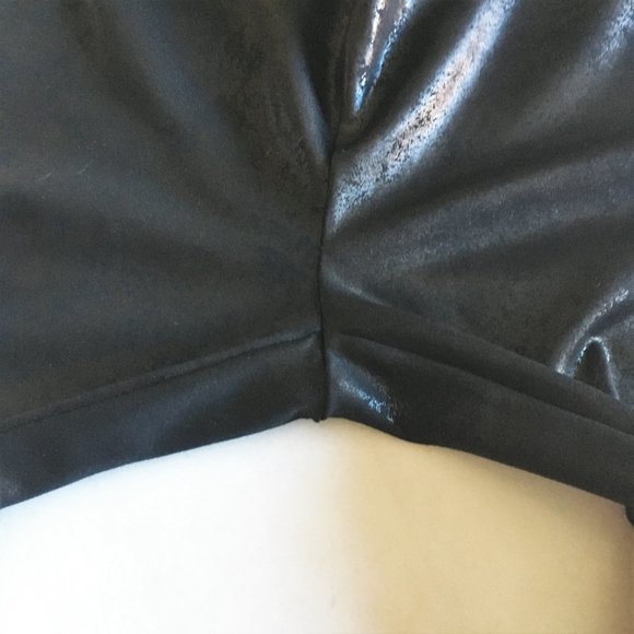 πββ¬ Hue Black Metallic Foil Faux Leather Leggings β L - Picture 6 of 9